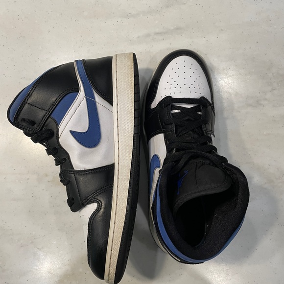 Air Jordan 1 Mid GS 'Racer Blue' 2021 Size 6 1/2Y - Picture 3 of 10